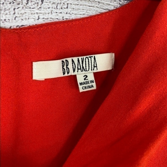 BB Dakota - Terry Draped Front Dress - 2 - Picture 4 of 12